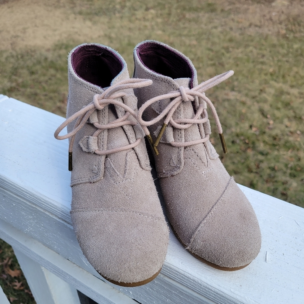 Toms Dersert Wedge Taupe Suede Shoe 6.5‎